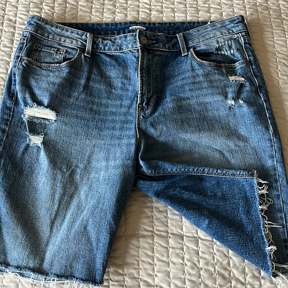 NWOT OLD NAVY Denim Bermuda shorts